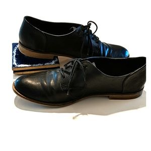 Plain black brogue style shoe size 8 1/2